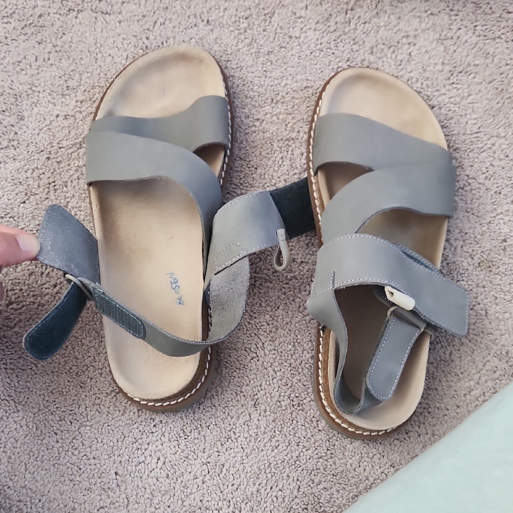 Zara Big Kids'/Women Leather Gray Sandals, Size 38/7.5, Excellent Used Condition - Picture 8 of 10